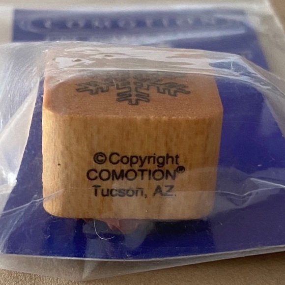 Comotion, Set of 2 Christmas Vintage Wooden Rubber Stamps, Holly Leaf, Snowflake - Picture 4 of 6